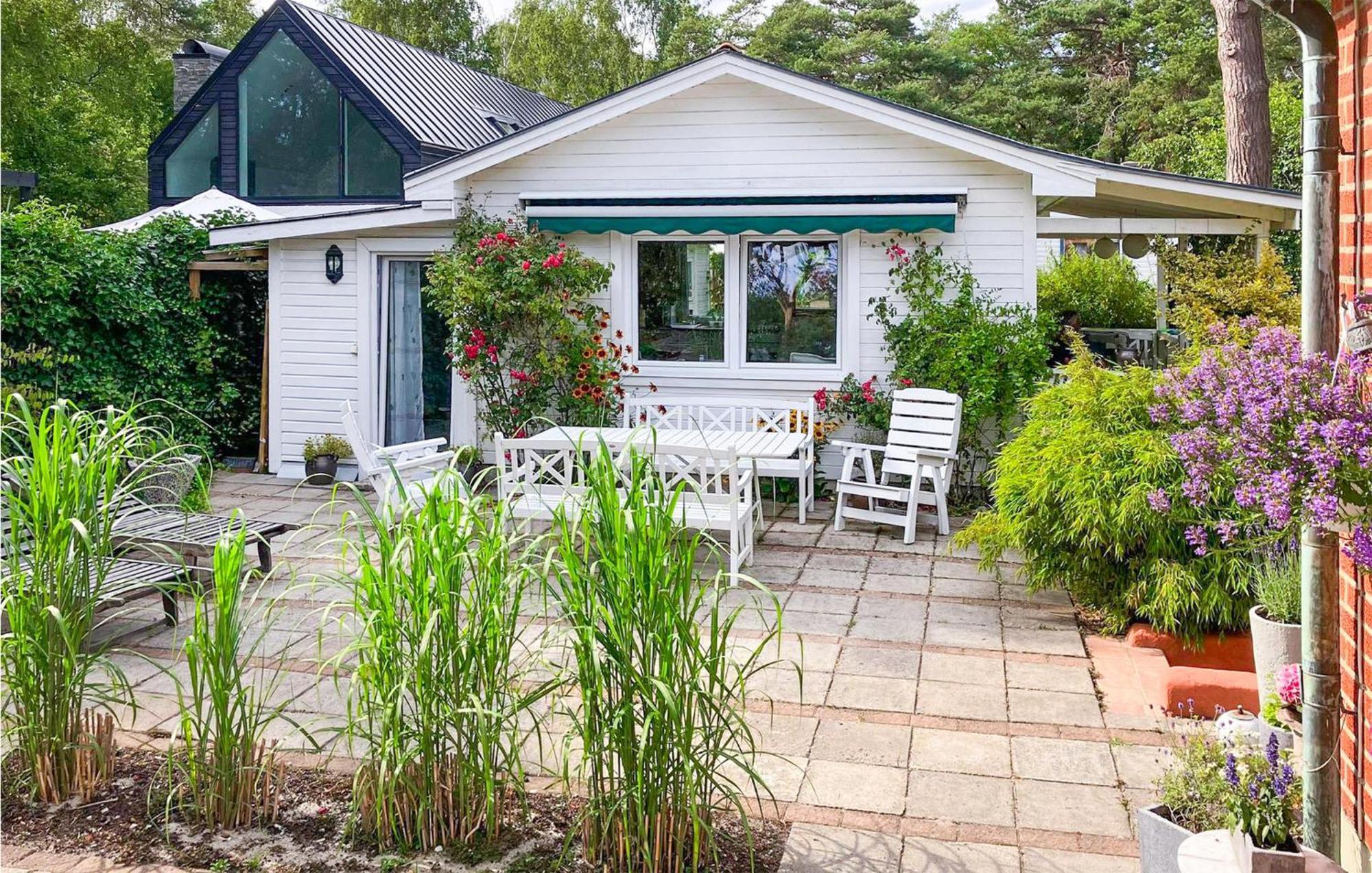 1 Bedroom Amazing Home In Hoellviken Exterior photo