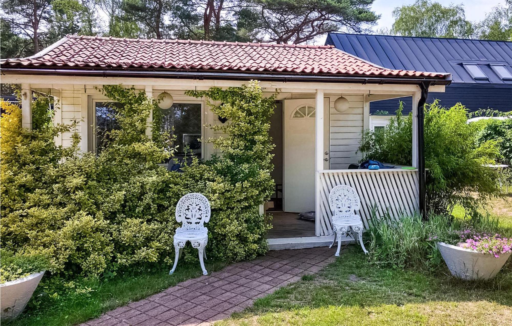 1 Bedroom Amazing Home In Hoellviken Exterior photo